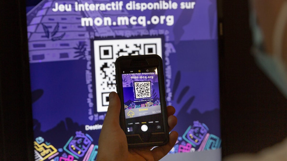 L'application mobile du Musée permet d'en apprendre plus en salle en numérisant des codes qr