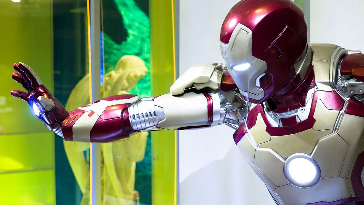 Costume de Ironman dans la salle d'exposition Nanotechnologies.