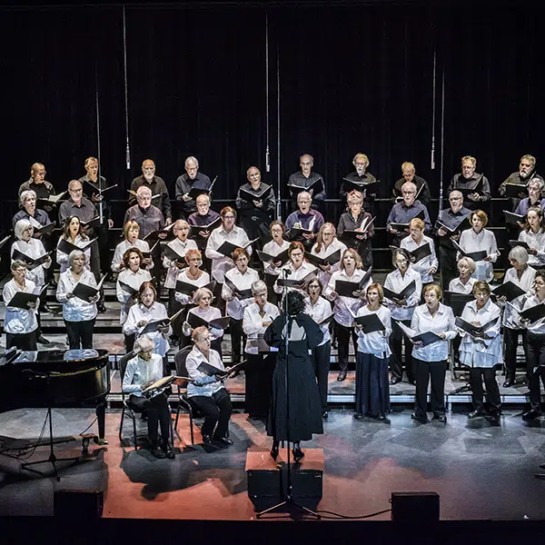 Photo d'une chorale sur scène