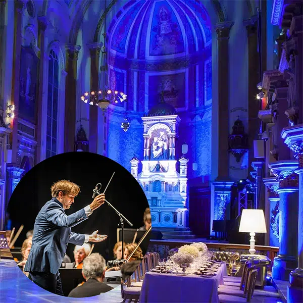 montage photo où on voit le choeur de Chapelle du Séminaire en fond et en avant une bulle avec Clemens Schuldt en train de diriger à la baguette